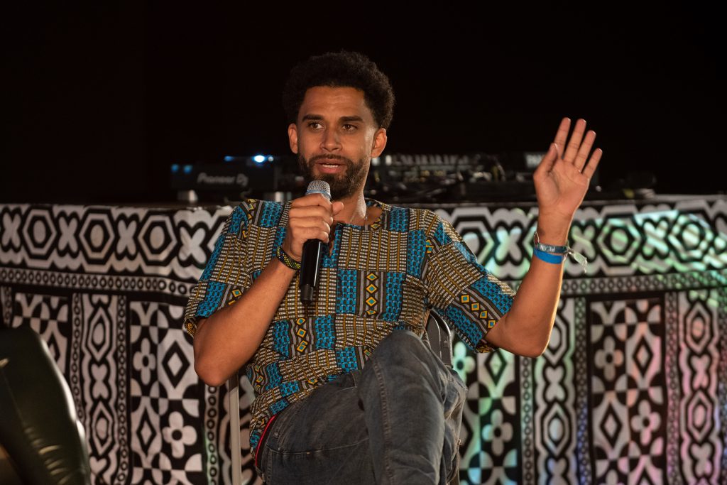 Freak de l’Afrique: »Afro x Beats x Berlin« (Aziz Sarr) / Talk @ Kino in der Kulturbrauerei – Photo: Camille Blake