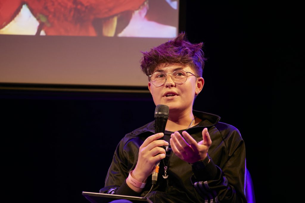 »Tops or Bottoms – Queer Talk on Diversity in Cultural Work« (Juri Wasenmüller) / Talk @ Frannz Club – Photo: Phillip Zwanzig