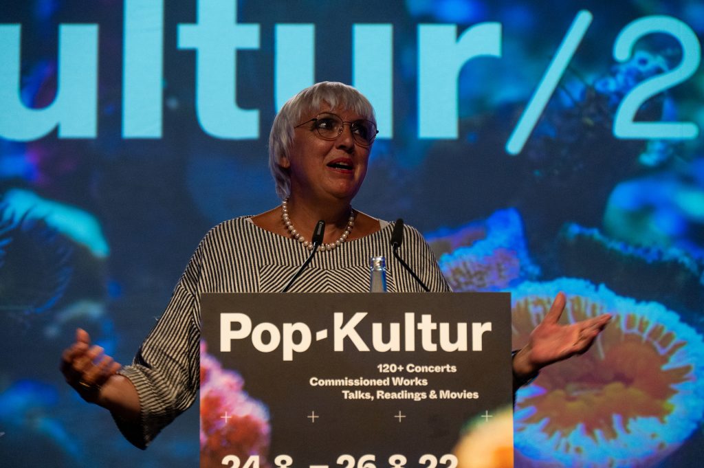 »Pop-Kultur« 2022 – Eröffnung (Claudia Roth) – Photo: Käthe deKoe