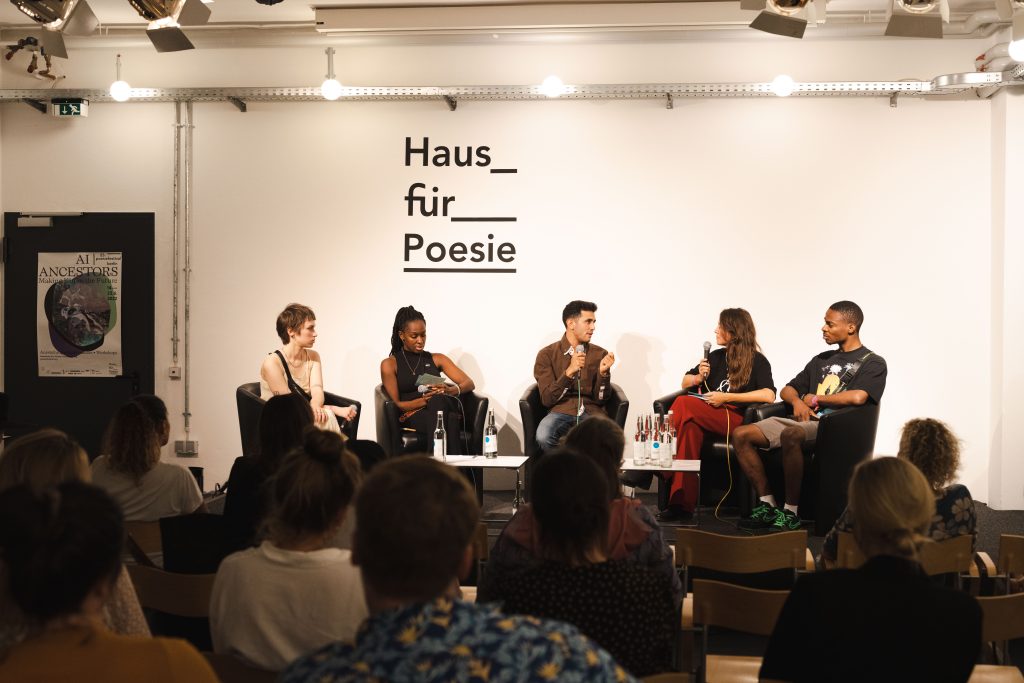 »Musicians in Exile – Different Perspectives« (Odarka, Pamela Owusu-Brenyah, Aeham Ahmad, Gianna Main, DJ Jeff) / Talk @ Haus für Poesie – Photo: Camille Blake
