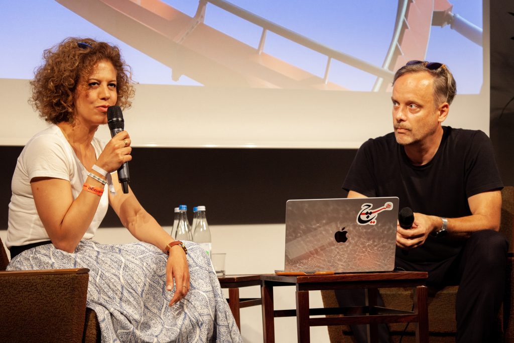 Sounds of the Revolution (Bahar Roshanai, Matthias Koch) / Talk @ Haus für Poesie – Photo: Caterina Gili