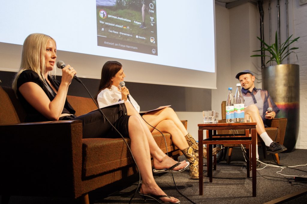 Fashion The Gaze – Inkarnation und Intuition: Inszenierungen von rechter Esoterik (Freya Herrmann, Vera Klocke, Jasper Landmann) / Talk @ Haus für Poesie – Photo: Caterina Gili